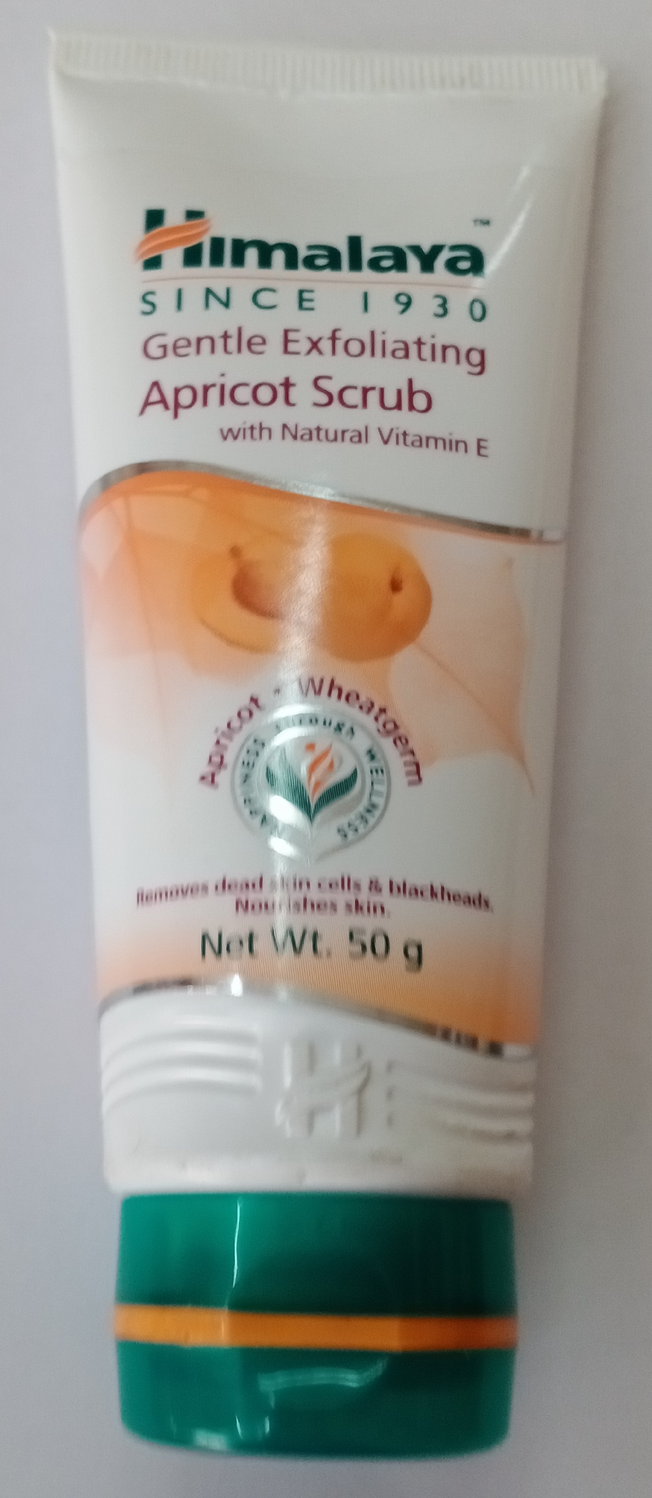 Himalaya Gentle Exfoliating Apricot  Scrub