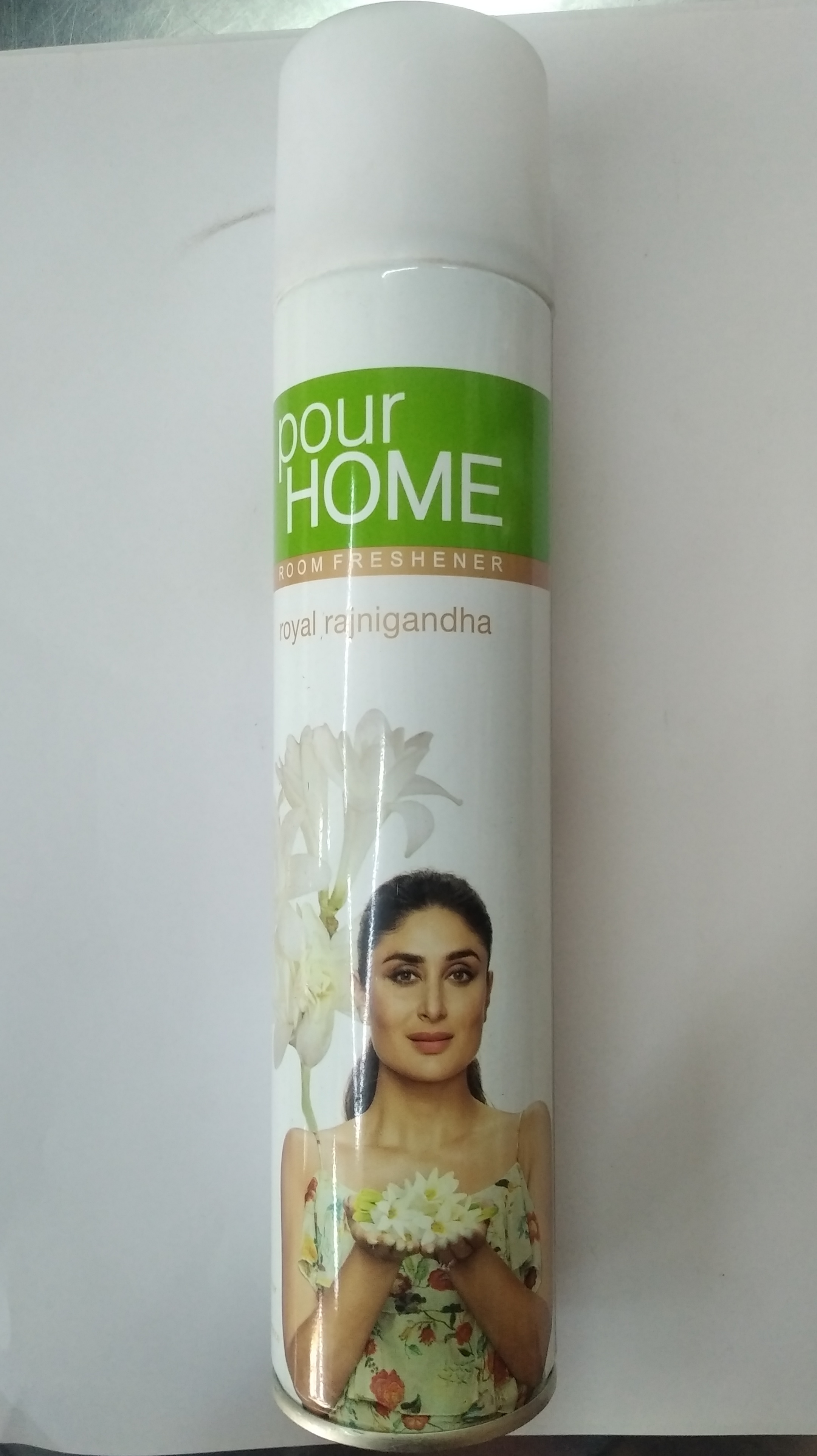 Pour Home Room Freshener Royal Rajnigandha